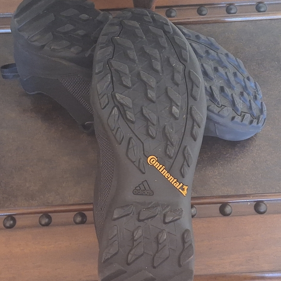 Adidas Terrex Men's Black Shoes - Picture 2 of 3